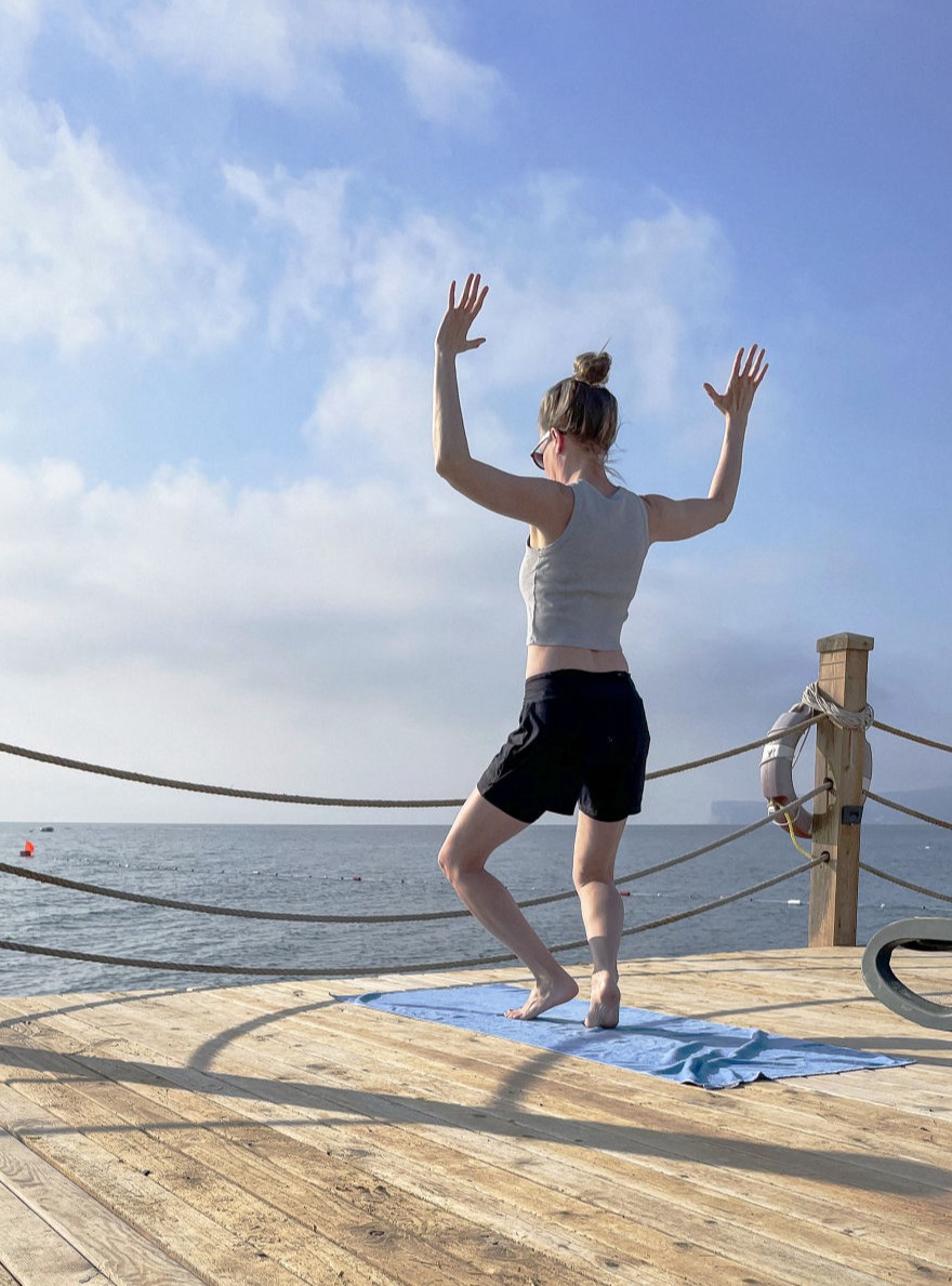 Zwei pinke Gymnastikbälle, Beckenbodentraining,