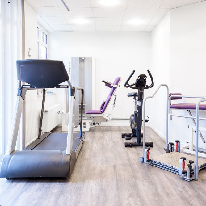 Verschiedene Trainingsgeräte